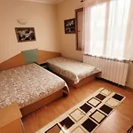 Holiday home боби *