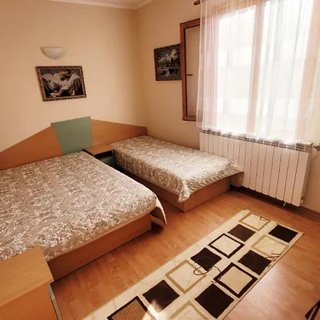 Holiday home боби *